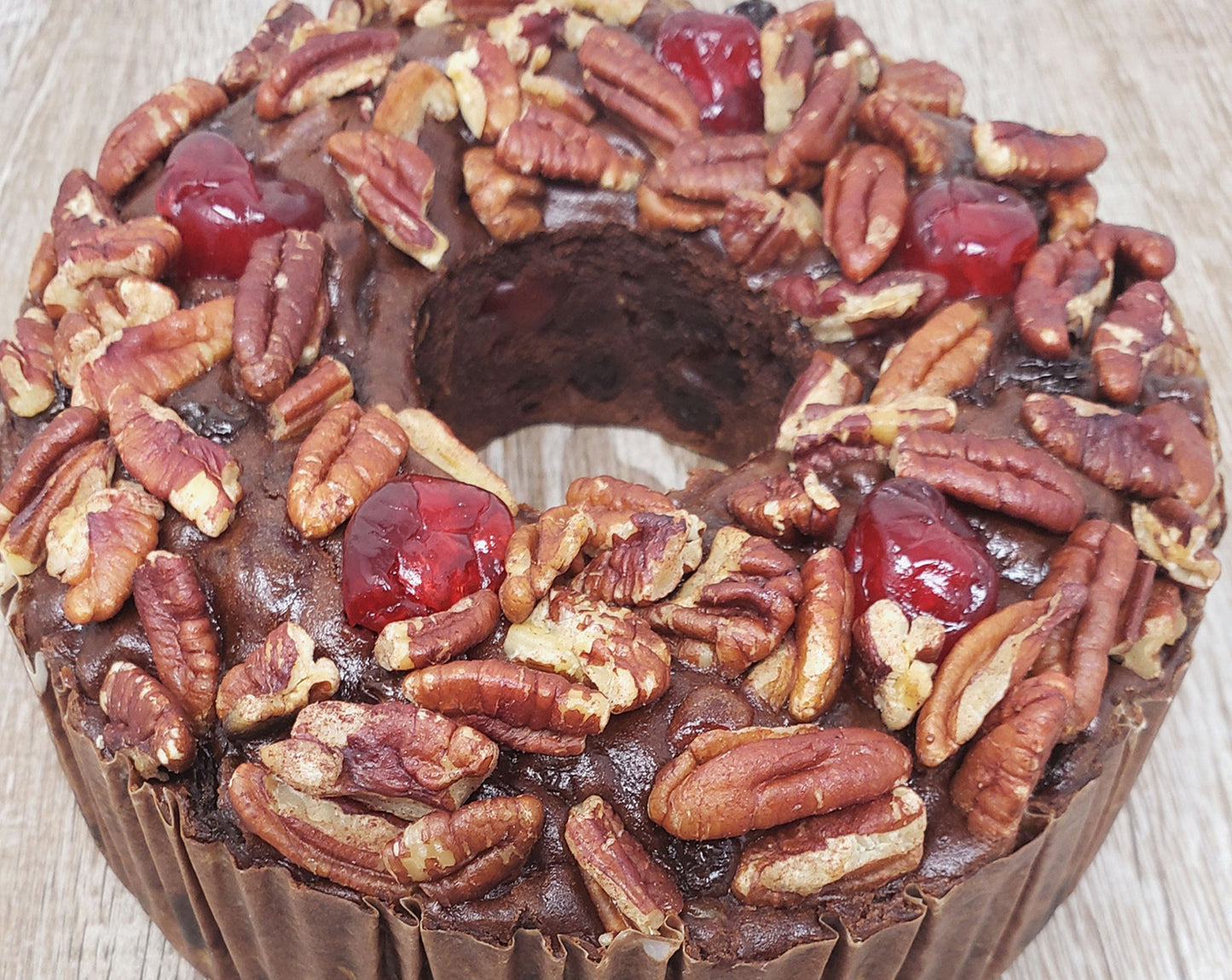 Chocolate Liqueur 32 Oz. Ring in a Holiday Tin