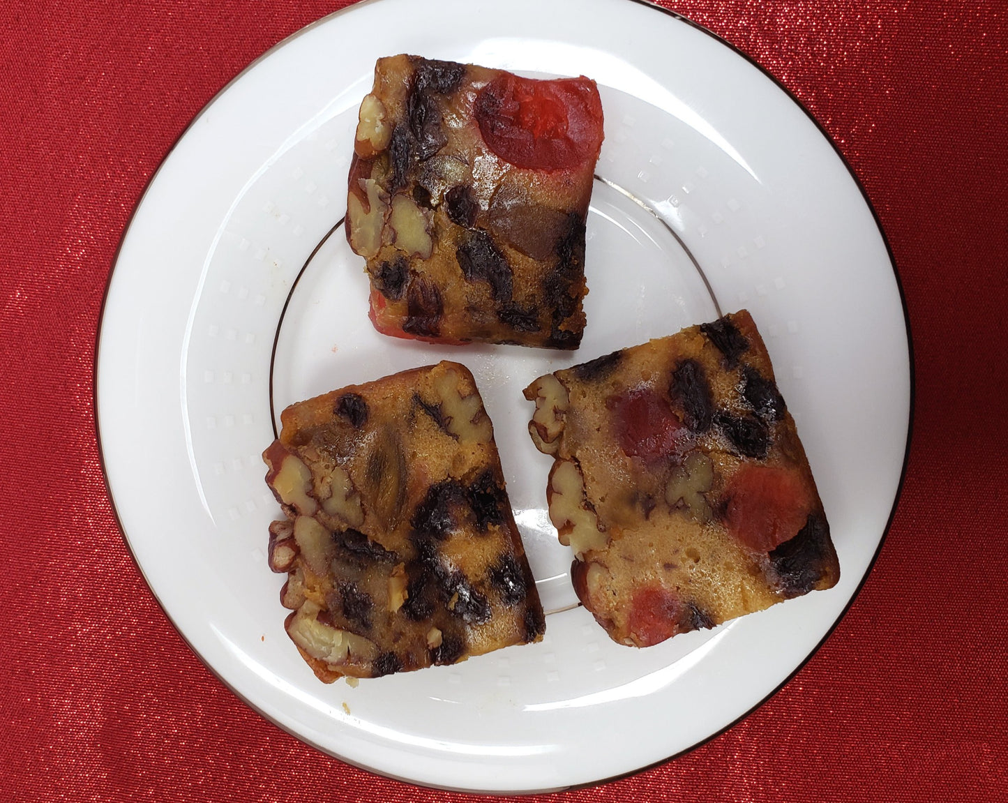 Bourbon and Rum Slices in a Snowman Tin - JaneParker.com